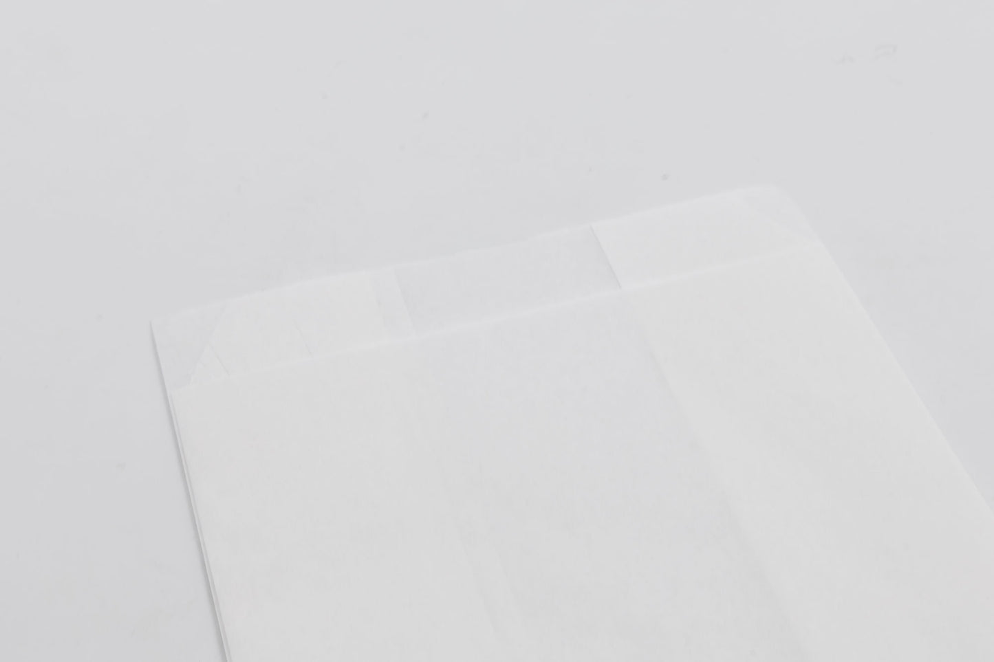 Pack de 200 Bolsas de Papel Kraft Blanco 35 gr/m2 con Fondo en V – 14x9x18 cm